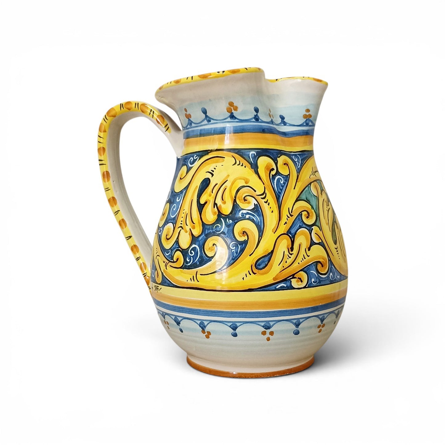 brocca in maiolica siciliana