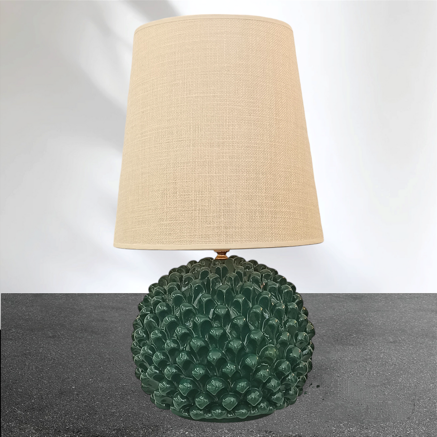 lume a pigna verde in ceramica di caltagirone