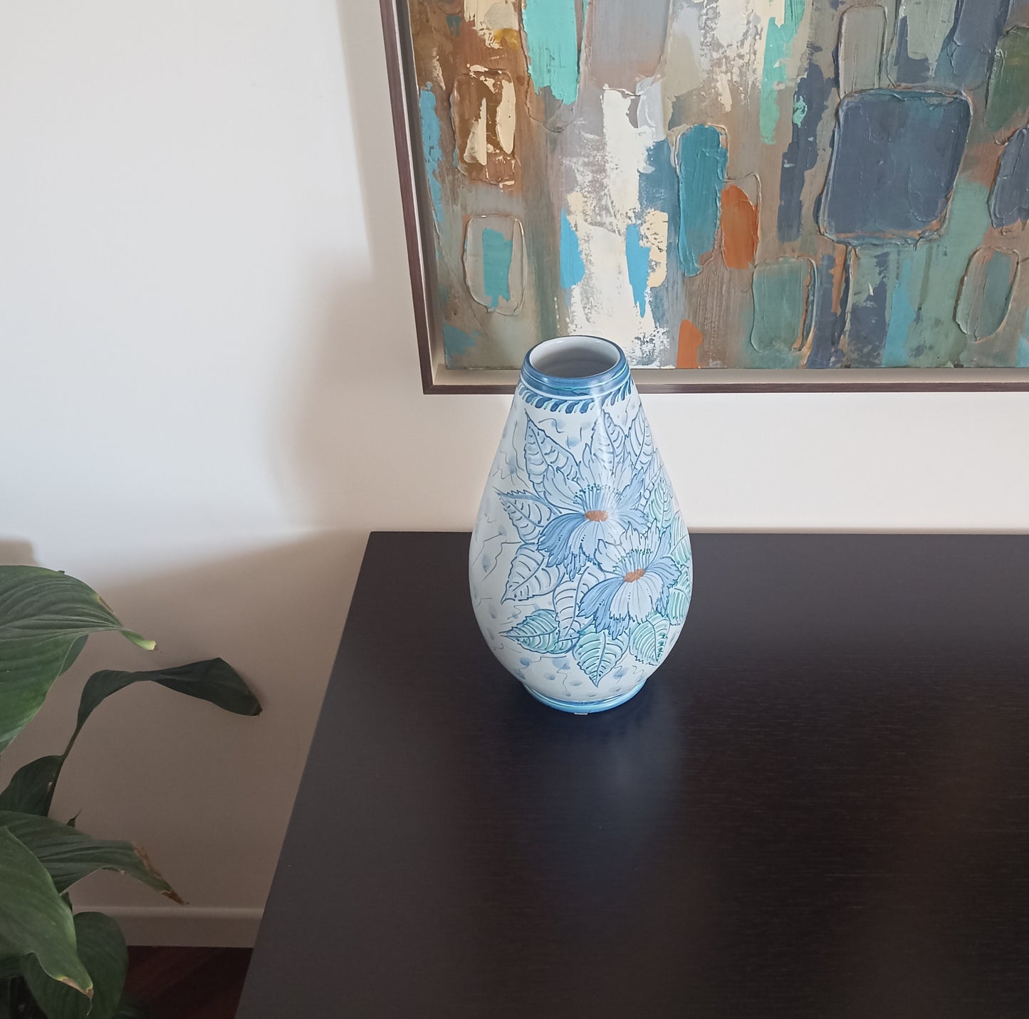 vaso in ceramica decorato a mano
