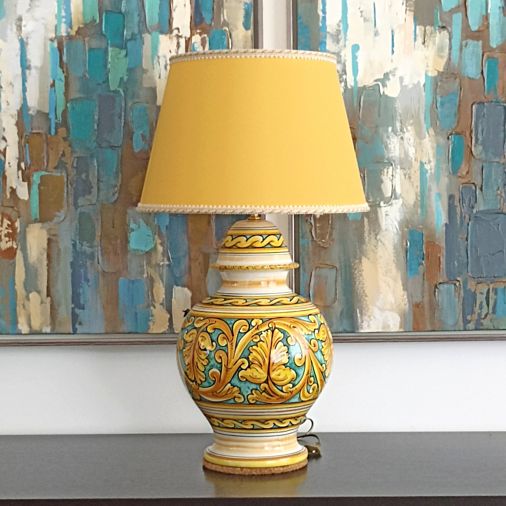 Lampada decorata in ceramica di Caltagirone 