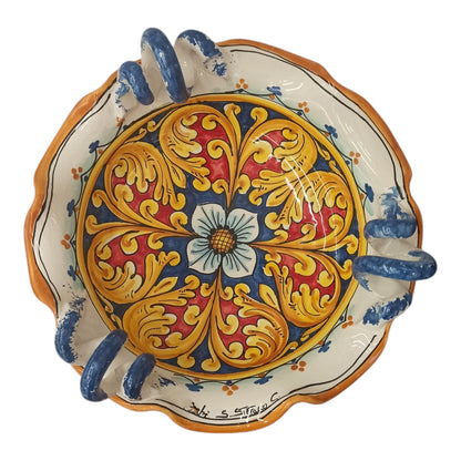 centrotavola smerlato in  ceramica siciliana