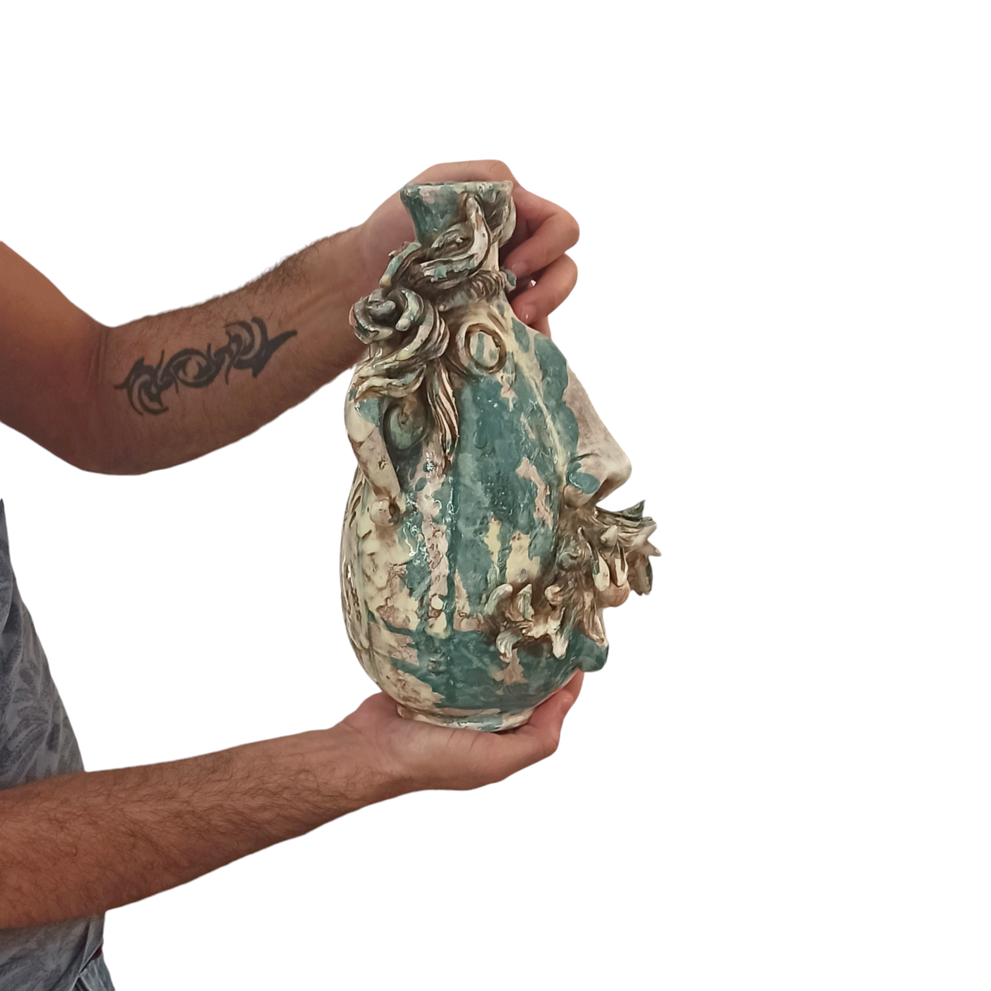 Testa in ceramica di Salvatore Guzzardi caltagirone
