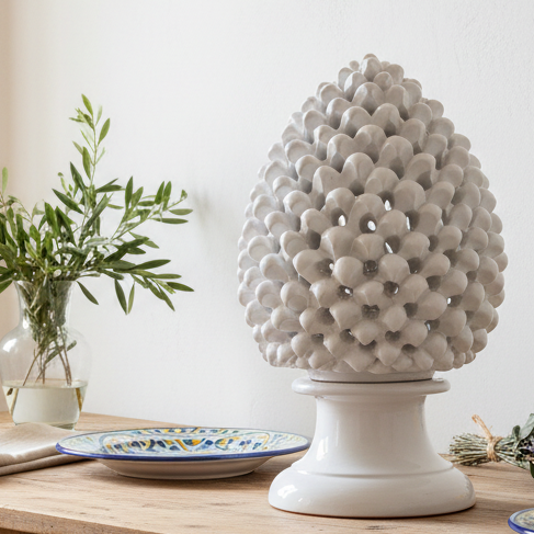 lampada in ceramica bianca