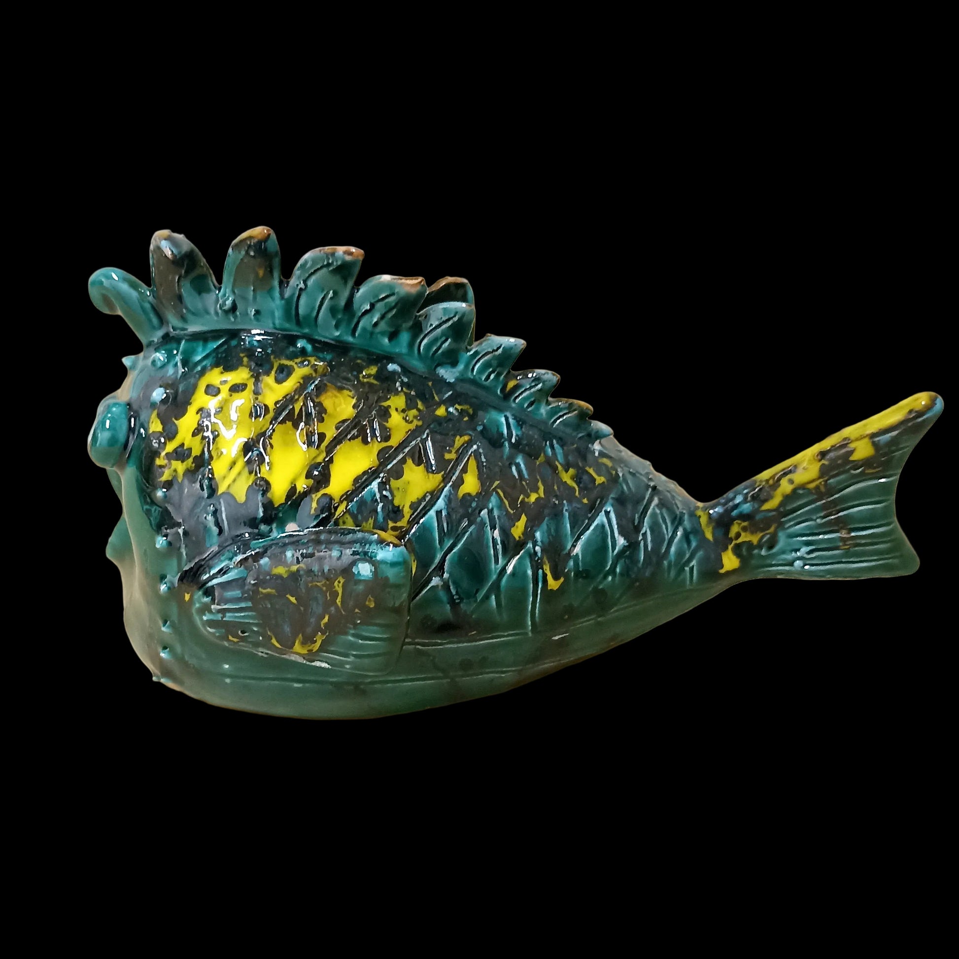 pesce in ceramica moderna