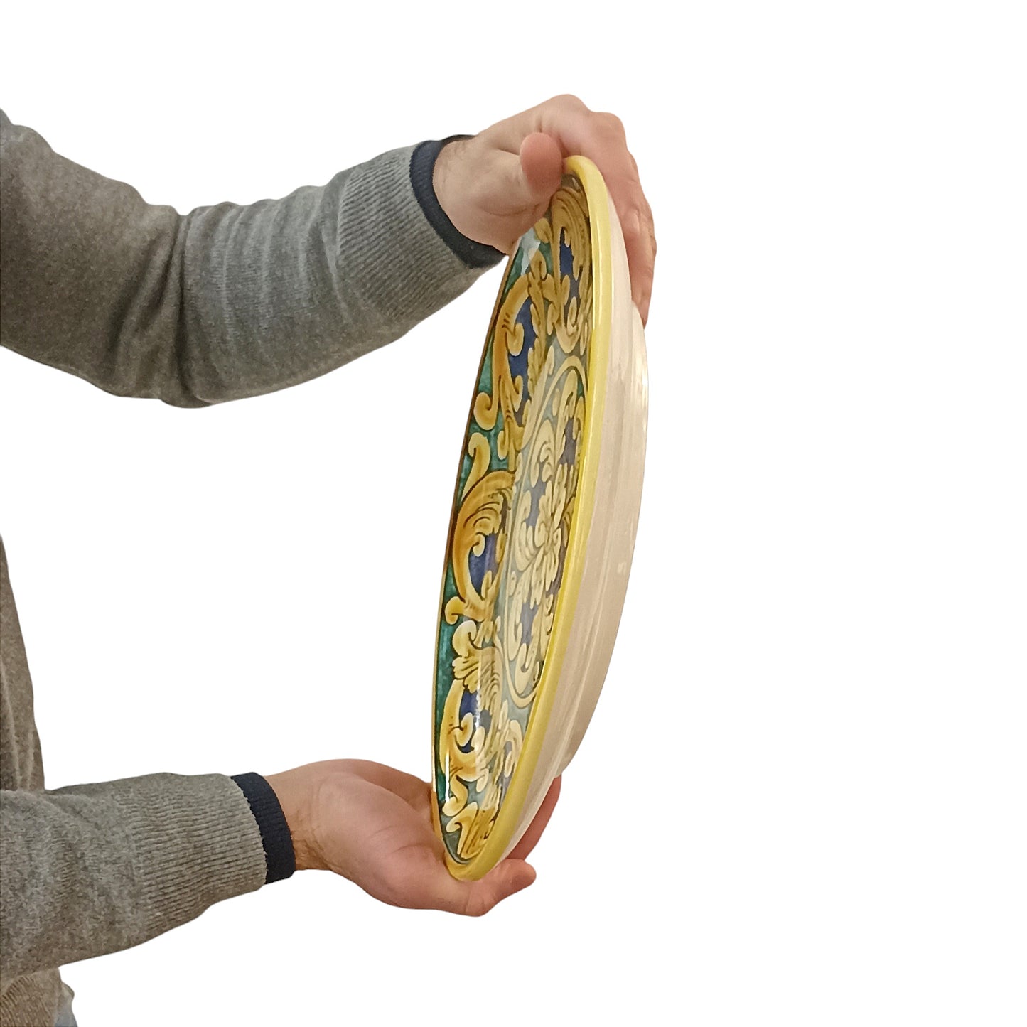 piatto decorato a mano in ceramica siciliana di Caltagirone  per la tavola