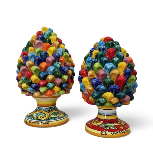 pigna colorata in ceramica siciliana