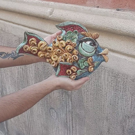 pesce in ceramica siciliana di caltagirone
