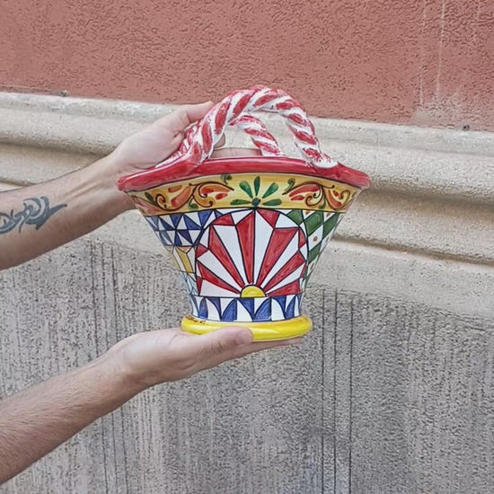 porta piante in ceramica siciliana decorata 