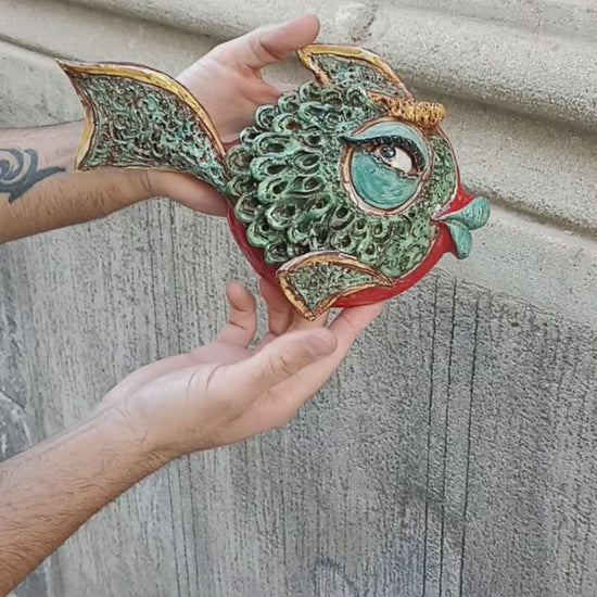 pesce in maiolica di salvatore guzzardi