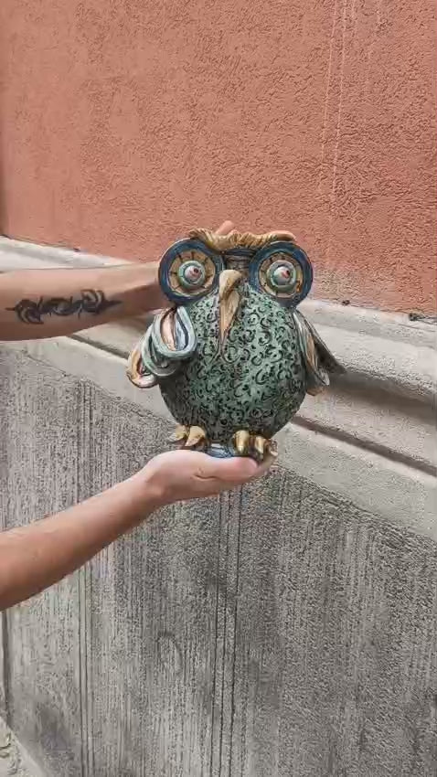 gufo in ceramica siciliana di caltagirone
