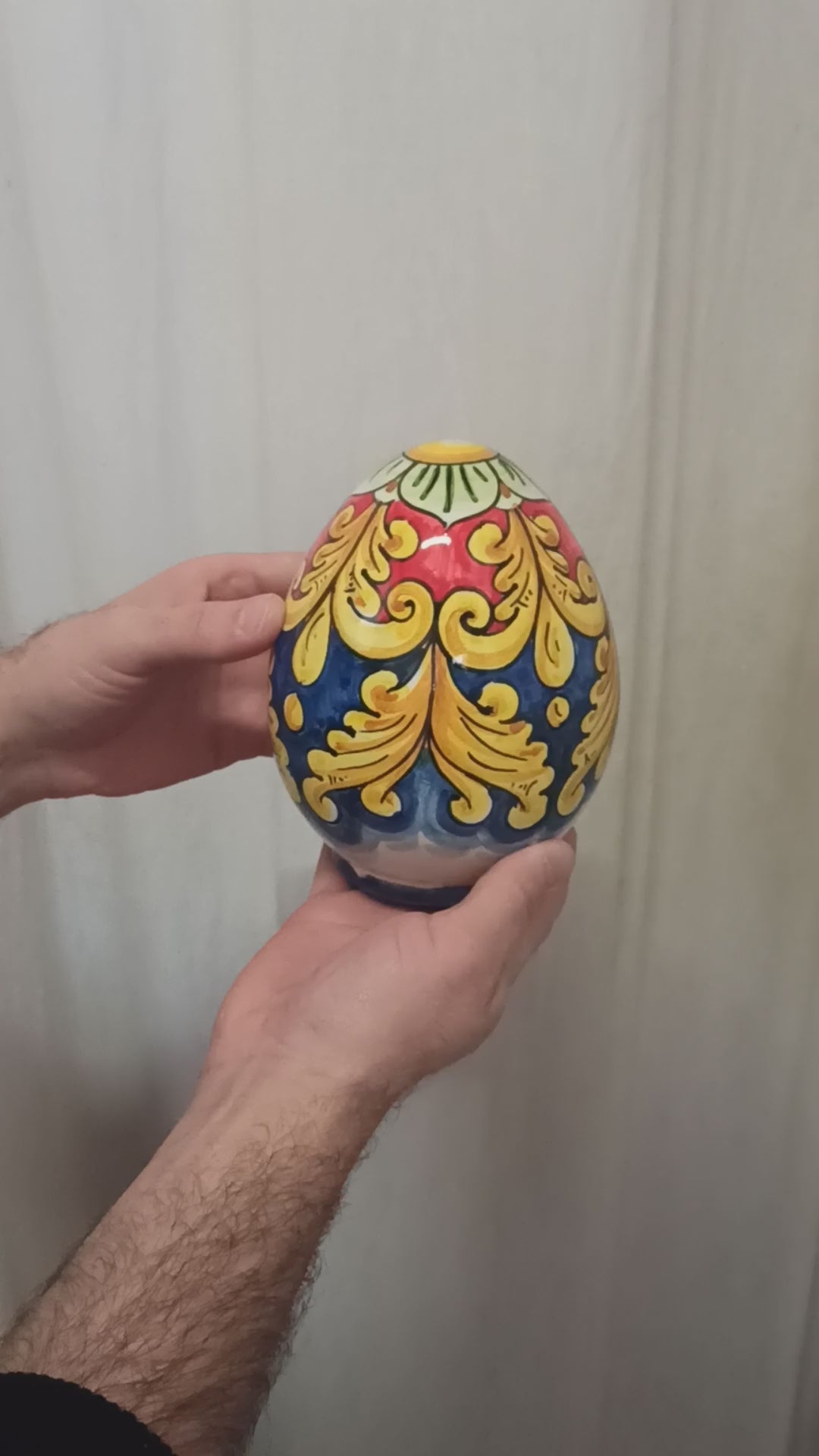 uovo in ceramica siciliana decorato a mano per Pasqua