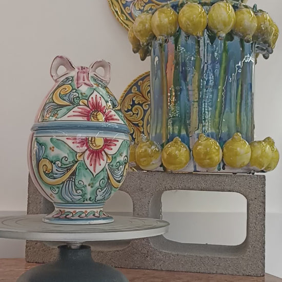uovo maiolica Siciliana di Caltagirone decorato a mano