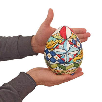 uovo pasquale in ceramica siciliana