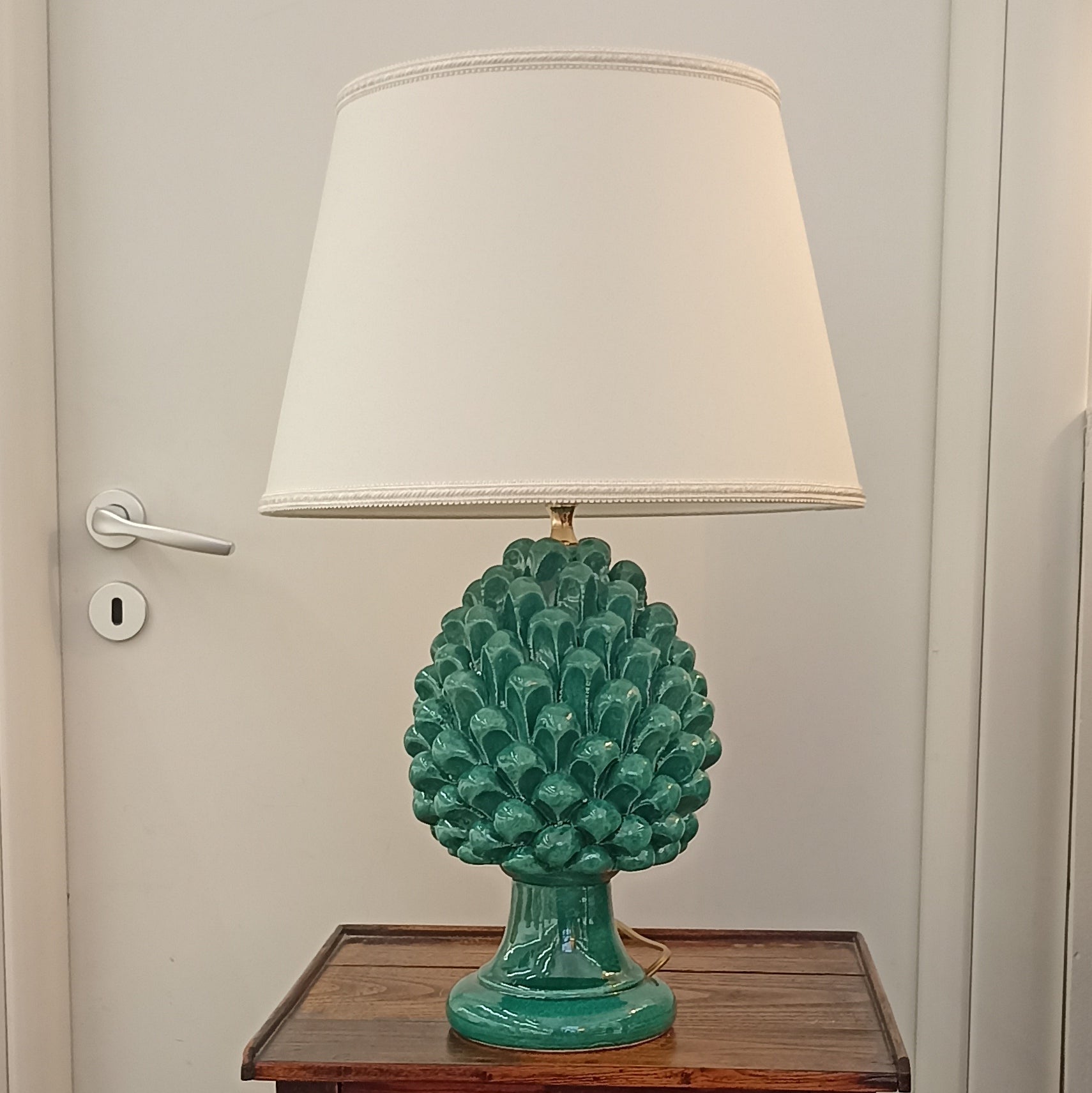lampada completa in ceramica di caltagirone fatta a mano